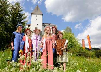 Sommer_kinderprogramm-Burg_Mauterndorf_salzburger-burgen-und-schloesser.jpg